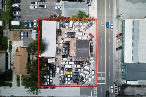 Commercial property in Tampa, Florida № 1837828 - photo 18