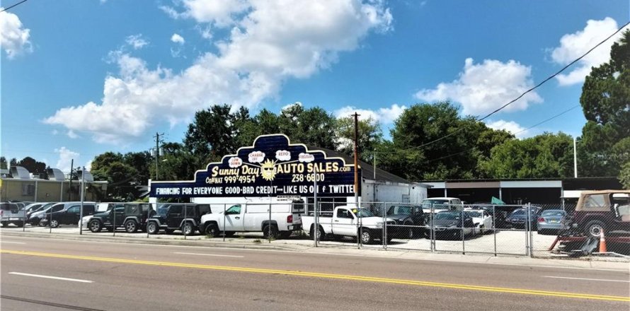 Commercial property in Tampa, Florida № 1837828