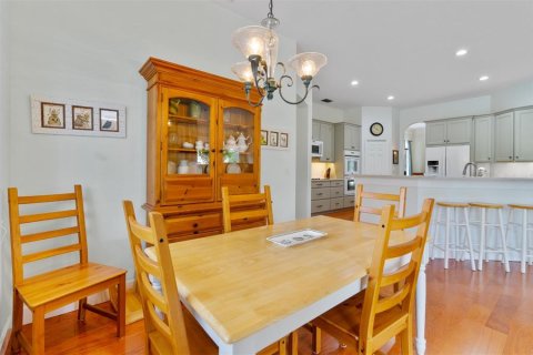 House in Orlando, Florida 5 bedrooms, 328.6 sq.m. № 1759549 - photo 24