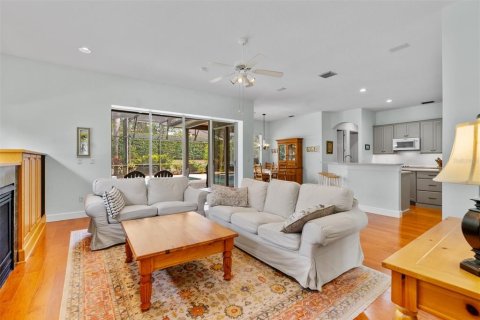 House in Orlando, Florida 5 bedrooms, 328.6 sq.m. № 1759549 - photo 8