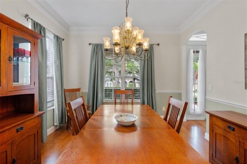 House in Orlando, Florida 5 bedrooms, 328.6 sq.m. № 1759549 - photo 21