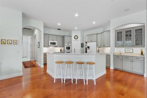 House in Orlando, Florida 5 bedrooms, 328.6 sq.m. № 1759549 - photo 15