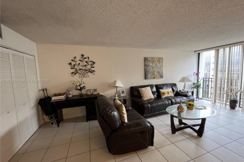 Condo in Sunny Isles Beach, Florida, 1 bedroom  № 1865791 - photo 3