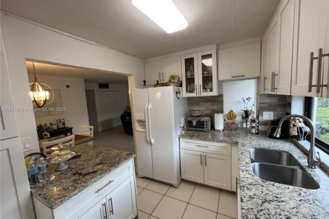 Condo in Sunny Isles Beach, Florida, 1 bedroom  № 1865791 - photo 7