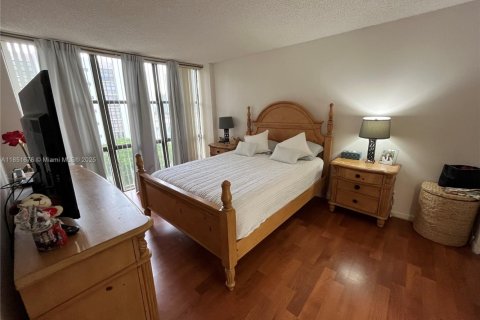 Condo in Sunny Isles Beach, Florida, 1 bedroom  № 1865791 - photo 9
