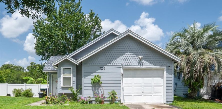 House in Orlando, Florida 3 bedrooms, 108.51 sq.m. № 1788096