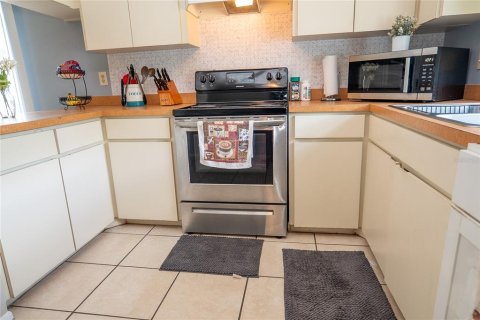 House in Orlando, Florida 3 bedrooms, 108.51 sq.m. № 1788096 - photo 27