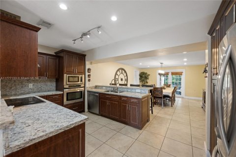 Casa en venta en Miami, Florida, 4 dormitorios, 183.39 m2 № 1635227 - foto 9