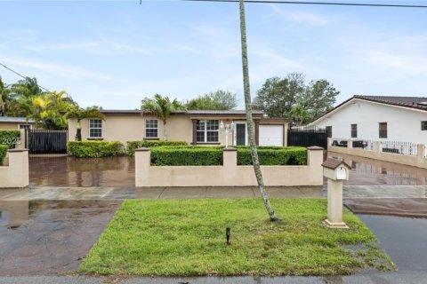 Casa en venta en Miami, Florida, 4 dormitorios, 183.39 m2 № 1635227 - foto 5