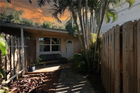 Condominio en venta en Fort Lauderdale, Florida, 2 dormitorios, 66.7 m2 № 1692629 - foto 1