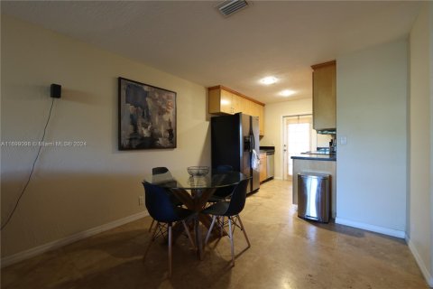 Condominio en venta en Fort Lauderdale, Florida, 2 dormitorios, 66.7 m2 № 1692629 - foto 9