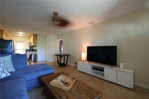 Condominio en venta en Fort Lauderdale, Florida, 2 dormitorios, 66.7 m2 № 1692629 - foto 8