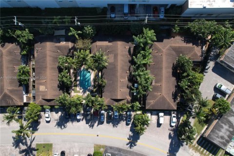 Condominio en venta en Fort Lauderdale, Florida, 2 dormitorios, 66.7 m2 № 1692629 - foto 3
