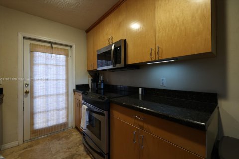 Condominio en venta en Fort Lauderdale, Florida, 2 dormitorios, 66.7 m2 № 1692629 - foto 12