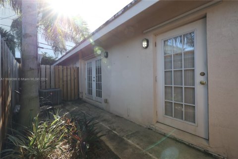 Condominio en venta en Fort Lauderdale, Florida, 2 dormitorios, 66.7 m2 № 1692629 - foto 22