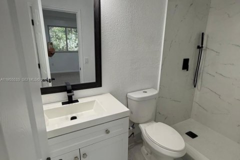 Купить таунхаус в Майами-Гарденс, Флорида 3 спальни, 131.83м2, № 2010272 - фото 16