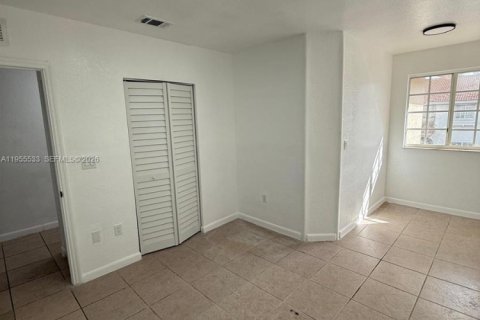 Купить таунхаус в Майами-Гарденс, Флорида 3 спальни, 131.83м2, № 2010272 - фото 23