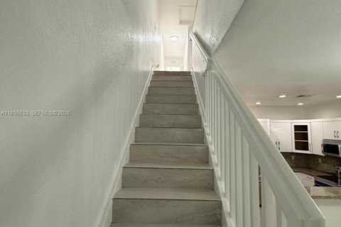 Купить таунхаус в Майами-Гарденс, Флорида 3 спальни, 131.83м2, № 2010272 - фото 14