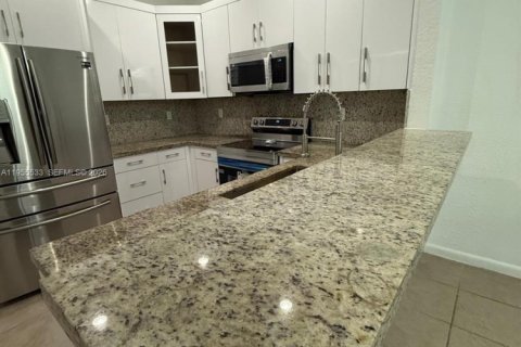 Купить таунхаус в Майами-Гарденс, Флорида 3 спальни, 131.83м2, № 2010272 - фото 8