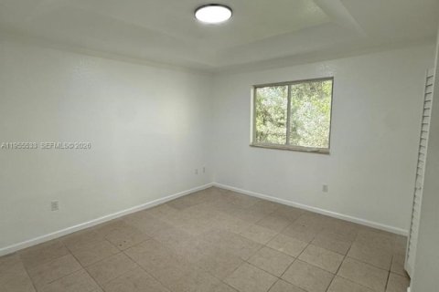 Купить таунхаус в Майами-Гарденс, Флорида 3 спальни, 131.83м2, № 2010272 - фото 17