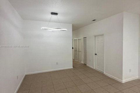 Купить таунхаус в Майами-Гарденс, Флорида 3 спальни, 131.83м2, № 2010272 - фото 3