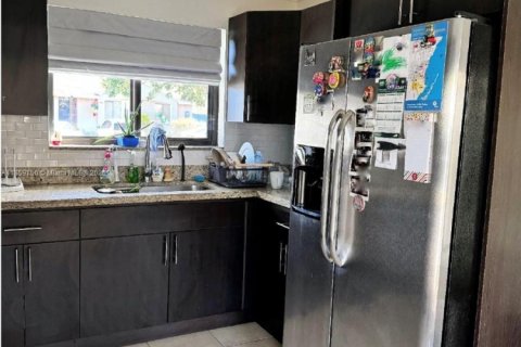 Купить виллу или дом в Майами, Флорида 3 спальни, 105.91м2, № 1888150 - фото 8