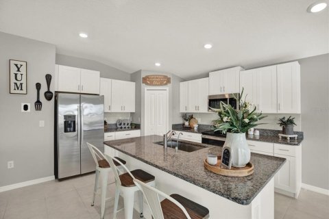 Villa ou maison à vendre à San Antonio, Floride: 4 chambres, 180.14 m2 № 2408160 - photo 4