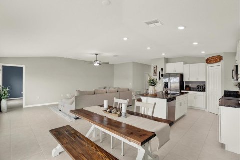 Villa ou maison à vendre à San Antonio, Floride: 4 chambres, 180.14 m2 № 2408160 - photo 9