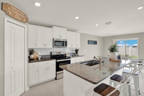 Villa ou maison à vendre à San Antonio, Floride: 4 chambres, 180.14 m2 № 2408160 - photo 3