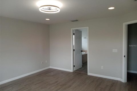 House in Cape Coral, Florida 4 bedrooms, 227.61 sq.m. № 1808369 - photo 22