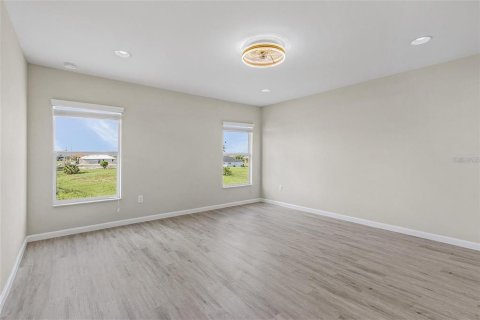House in Cape Coral, Florida 4 bedrooms, 227.61 sq.m. № 1808369 - photo 16