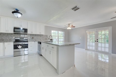 Villa ou maison à louer à Southwest Ranches, Floride: 3 chambres, 178.93 m2 № 1950677 - photo 16