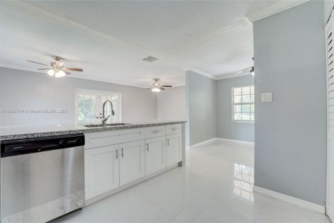 Villa ou maison à louer à Southwest Ranches, Floride: 3 chambres, 178.93 m2 № 1950677 - photo 17