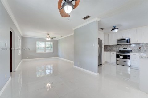 Villa ou maison à louer à Southwest Ranches, Floride: 3 chambres, 178.93 m2 № 1950677 - photo 14