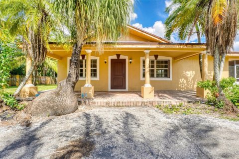 Villa ou maison à louer à Southwest Ranches, Floride: 3 chambres, 178.93 m2 № 1950677 - photo 8