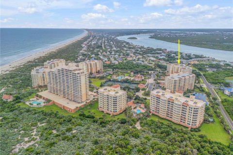 Condo in New Smyrna Beach, Florida, 3 bedrooms  № 1832948 - photo 1