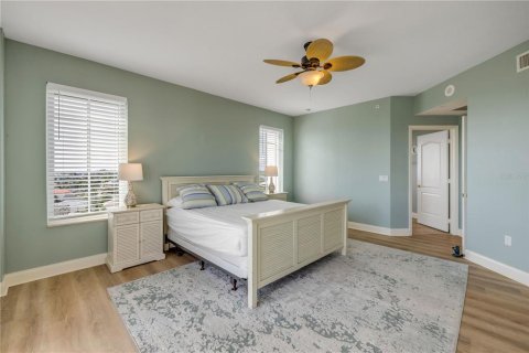 Condo in New Smyrna Beach, Florida, 3 bedrooms  № 1832948 - photo 18