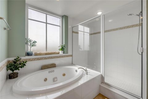 Condo in New Smyrna Beach, Florida, 3 bedrooms  № 1832948 - photo 22
