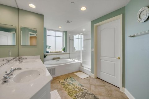 Condo in New Smyrna Beach, Florida, 3 bedrooms  № 1832948 - photo 20
