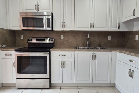 Touwnhouse à Miami, Floride 2 chambres, 95.88 m2 № 2046847