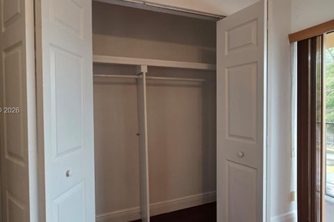 Touwnhouse à louer à Miami, Floride: 2 chambres, 95.88 m2 № 2046847 - photo 9