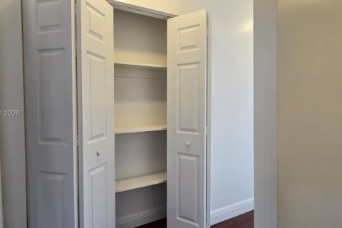 Touwnhouse à louer à Miami, Floride: 2 chambres, 95.88 m2 № 2046847 - photo 16