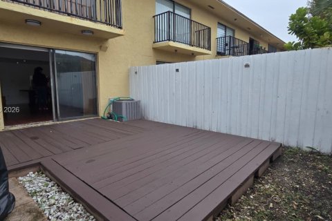 Touwnhouse à louer à Miami, Floride: 2 chambres, 95.88 m2 № 2046847 - photo 19