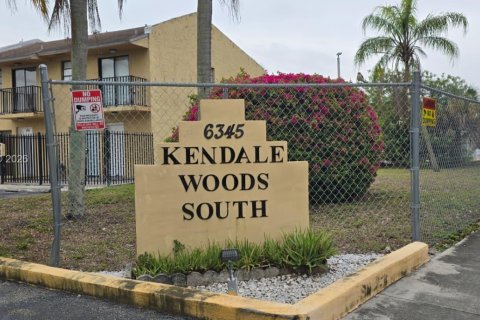 Touwnhouse à louer à Miami, Floride: 2 chambres, 95.88 m2 № 2046847 - photo 23