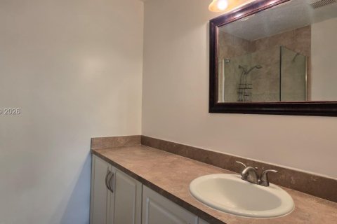 Touwnhouse à louer à Miami, Floride: 2 chambres, 95.88 m2 № 2046847 - photo 12