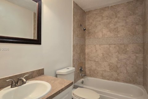 Touwnhouse à louer à Miami, Floride: 2 chambres, 95.88 m2 № 2046847 - photo 17