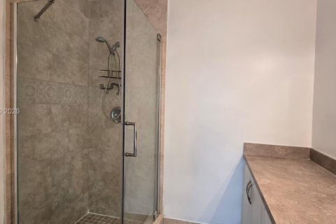 Touwnhouse à louer à Miami, Floride: 2 chambres, 95.88 m2 № 2046847 - photo 13