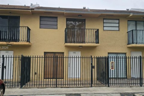 Touwnhouse à louer à Miami, Floride: 2 chambres, 95.88 m2 № 2046847 - photo 20