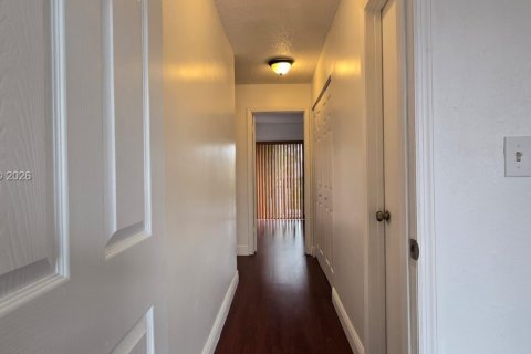 Touwnhouse à louer à Miami, Floride: 2 chambres, 95.88 m2 № 2046847 - photo 4