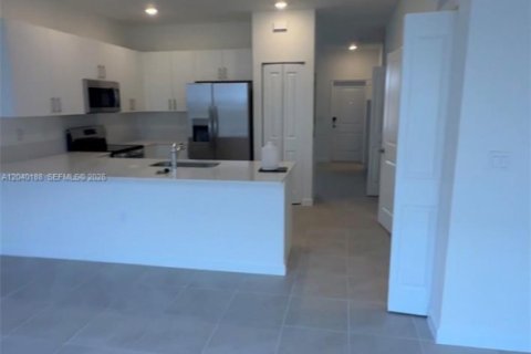 Touwnhouse à louer à Florida City, Floride: 3 chambres, 131.36 m2 № 2086429 - photo 7